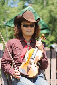 穴澤雄介屋外写真